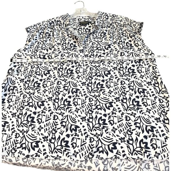 Pendleton Women's Short Sleeve White & Black Floral Print Rayon Tunic Top Size L - Picture 6 of 8